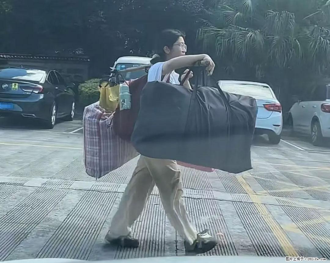 全网追的“扁担女孩”,找了一份暑假工,时薪12元 - 锡林郭勒盟生活资讯 - 锡林郭勒盟28生活网 xl.28life.com