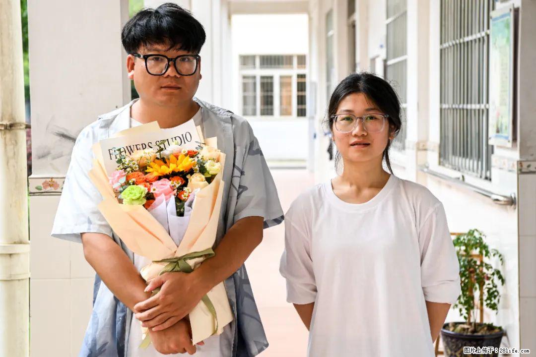 全网追的“扁担女孩”,找了一份暑假工,时薪12元 - 锡林郭勒盟生活资讯 - 锡林郭勒盟28生活网 xl.28life.com