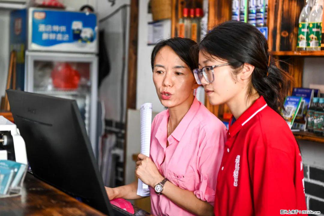 全网追的“扁担女孩”,找了一份暑假工,时薪12元 - 锡林郭勒盟生活资讯 - 锡林郭勒盟28生活网 xl.28life.com